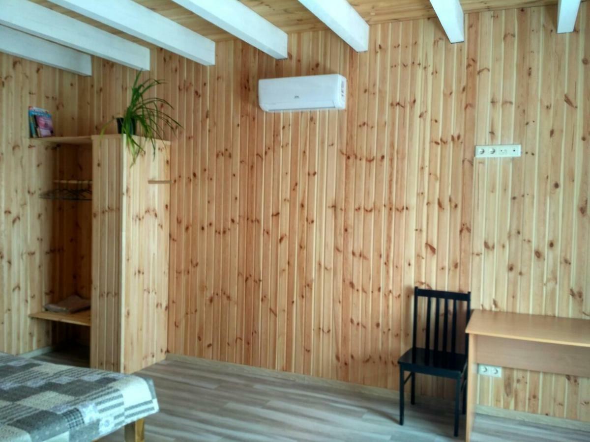 切尔诺莫斯克 Eco House酒店 外观 照片